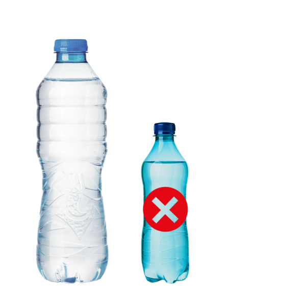Eine transparente Flasche und eine Flasche mit blauem Inhalt. #daskannkunststoff #recyclingsystem #recycling